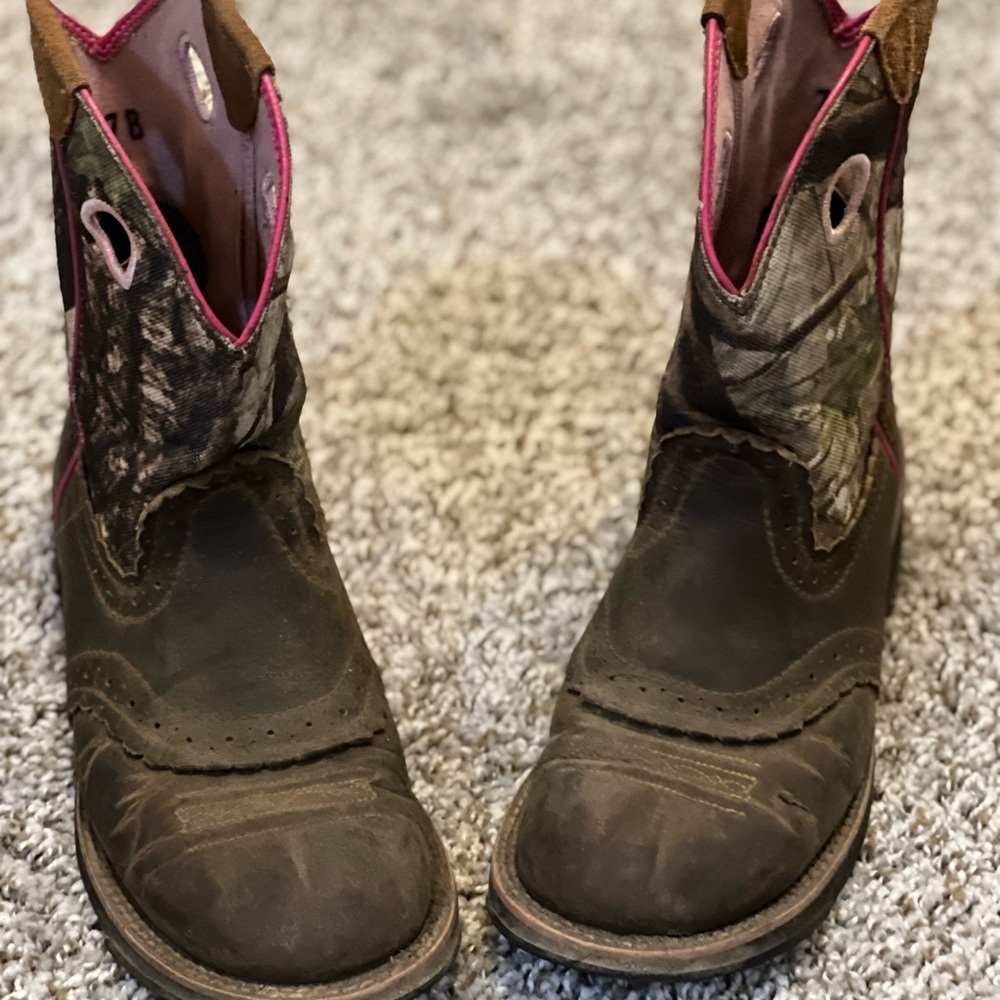 Camp cowgirl boots